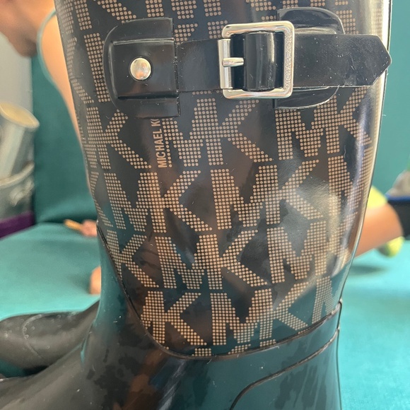 Michael Kors Women's Rain Boots Size 10 Black Rubber- MK Monogram Pattern - Picture 3 of 6